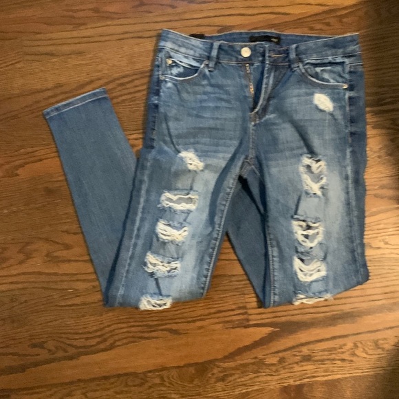 Almost famous size 5 distressed skinny bundle and save $$$ - Picture 1 of 2